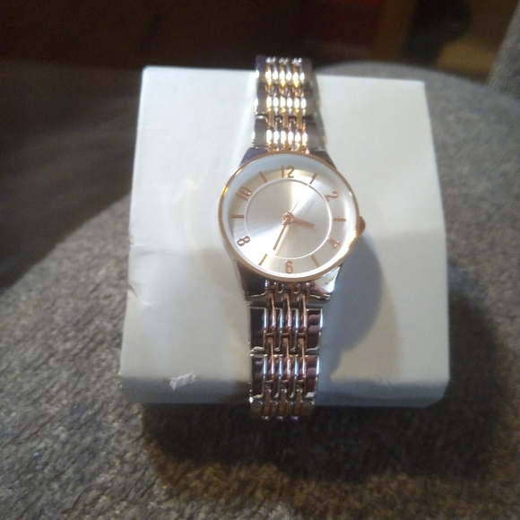 Watch - Picture 4 of 4